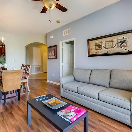 Beautiful Pet Friendly Condo Near Pool